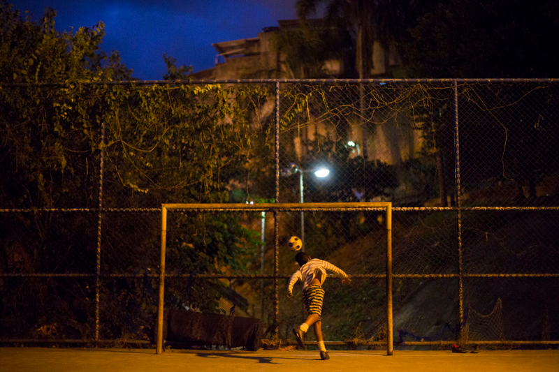 Illustration for article titled Gallery: In The Shadow Of Rio's Maracana Stadium